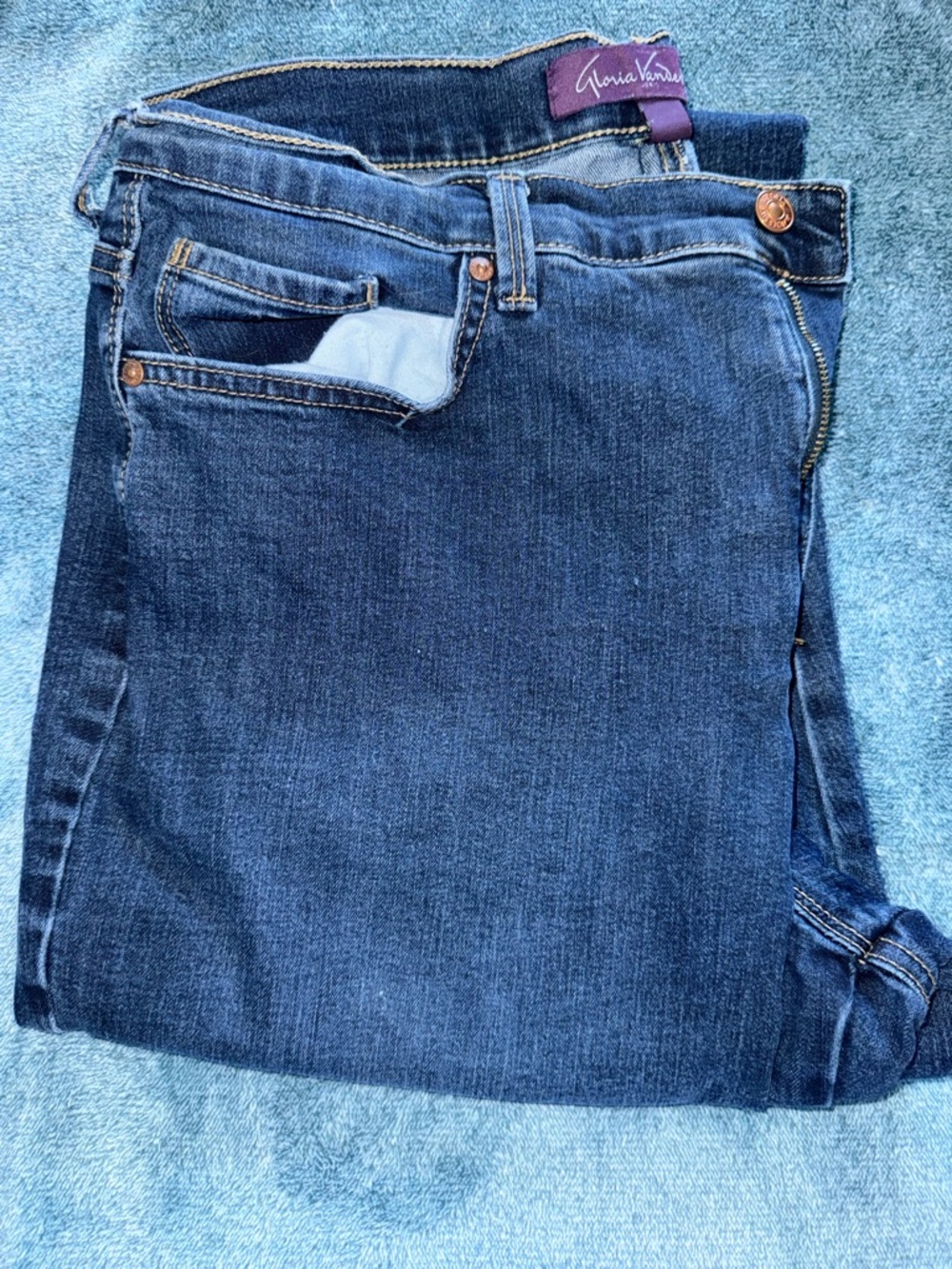 Gloria Vanderbilt Amanda Jeans in Medium Blue Wash - Picture 4 of 6
